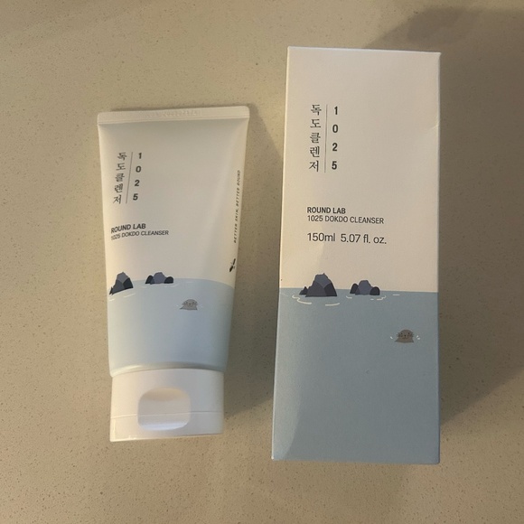 Round Lab 1025 Dokdo Cleanser - Picture 3 of 7